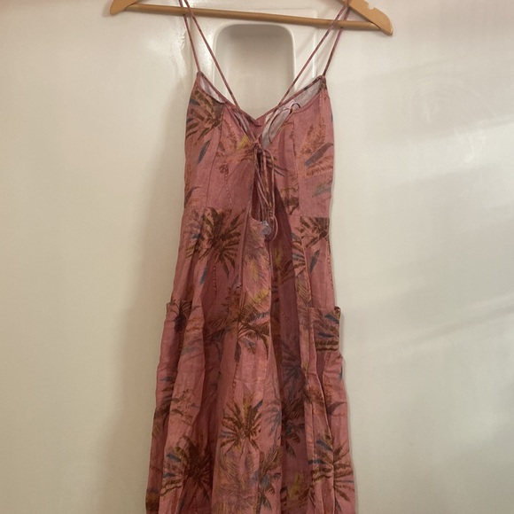 Dress - Picture 5 of 14